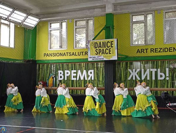 Ансамбль танца «Продвижение» в «Танцевальной деревне»