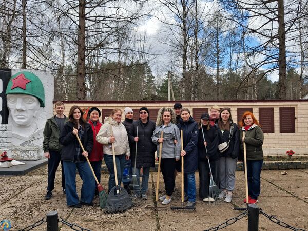 Весенний субботник в Дерягино