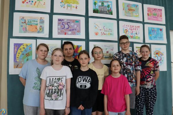 Радость живёт в Домике: в изостудии «Спектр» прошла выставка‑конкурс открыток к 55‑летию Дома детского творчества